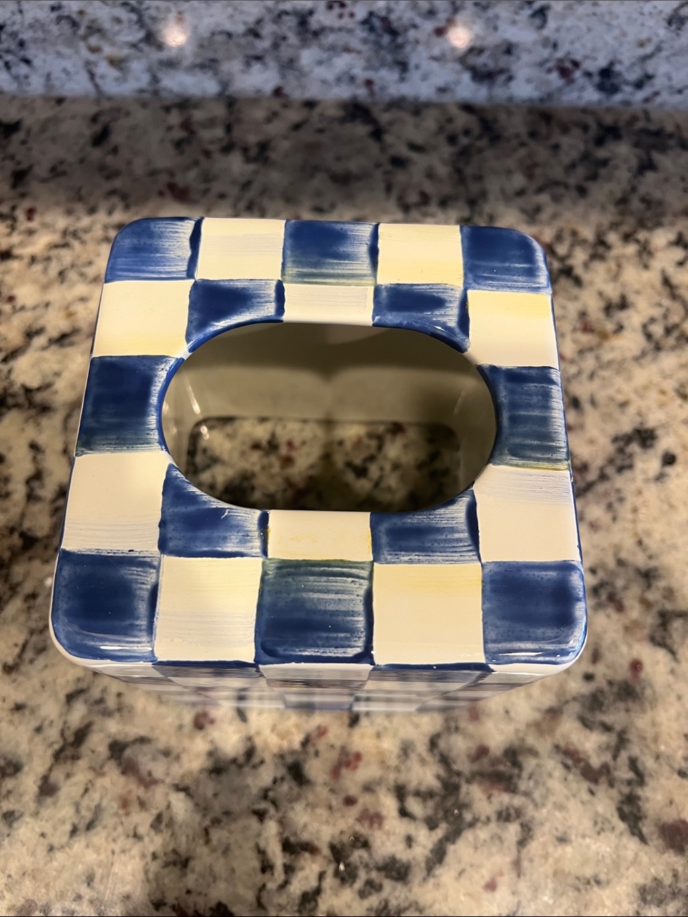 Mackenzie-Childs Royal Check Boutique Tissue Box Cover. Like new with tags! 💙🤍 - Picture 3 of 6